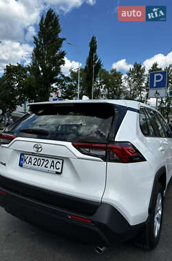 Внедорожник / Кроссовер Toyota RAV4 2019 в 