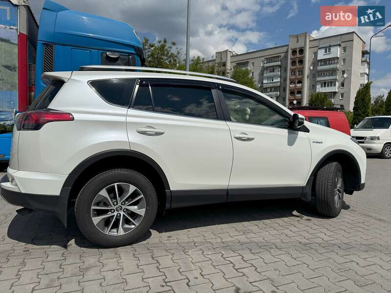 Внедорожник / Кроссовер Toyota RAV4 2017 в Житомире