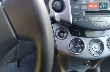 Внедорожник / Кроссовер Toyota RAV4 2006 в 