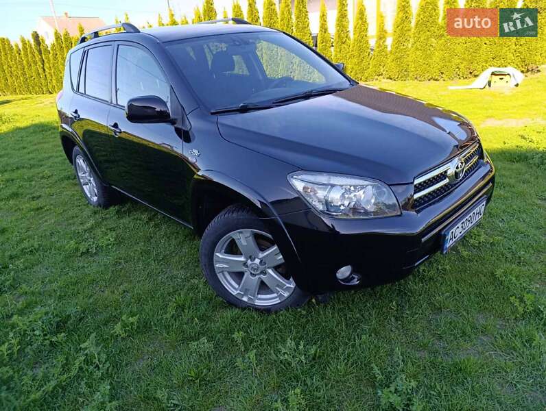 Внедорожник / Кроссовер Toyota RAV4 2006 в 