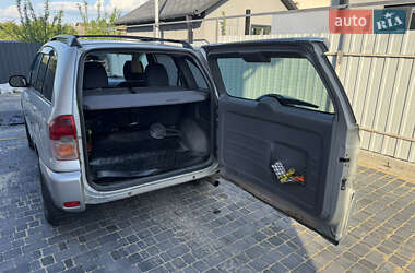 Внедорожник / Кроссовер Toyota RAV4 2003 в 