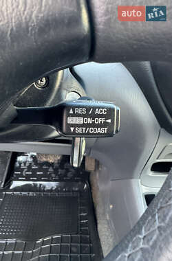 Внедорожник / Кроссовер Toyota RAV4 2003 в 