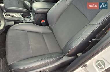 Позашляховик / Кросовер Toyota RAV4 2018 в 