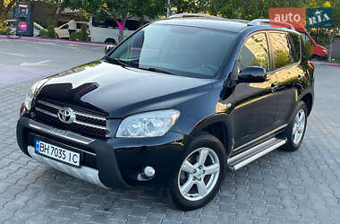 Позашляховик / Кросовер Toyota RAV4 2008 в 