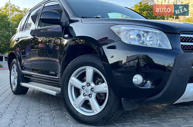 Позашляховик / Кросовер Toyota RAV4 2008 в 
