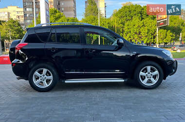 Позашляховик / Кросовер Toyota RAV4 2008 в 