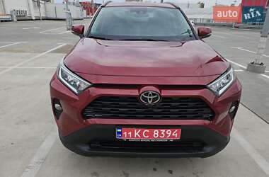 Внедорожник / Кроссовер Toyota RAV4 2020 в Киеве