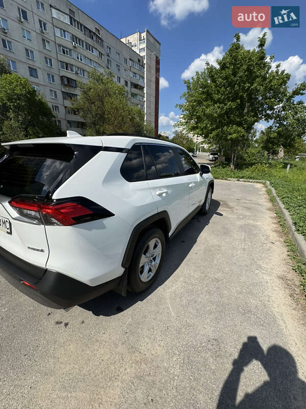 Внедорожник / Кроссовер Toyota RAV4 2019 в Харькове