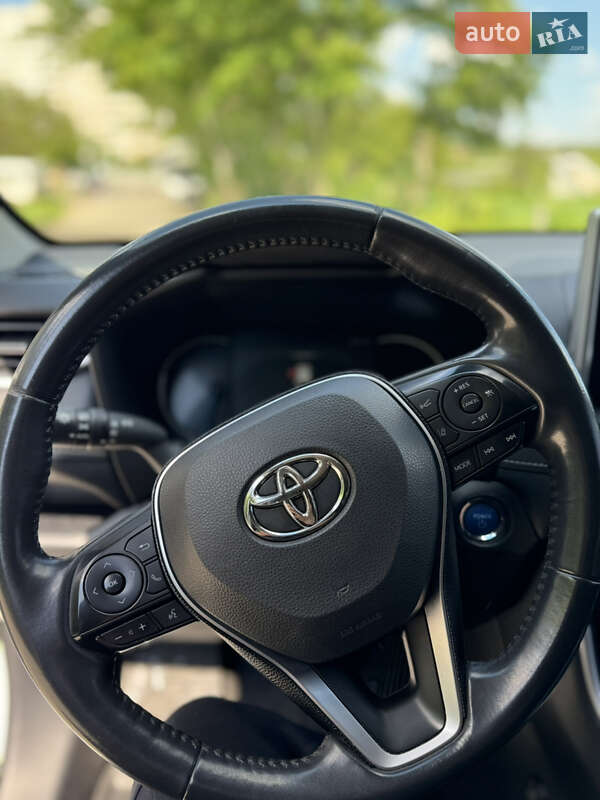 Внедорожник / Кроссовер Toyota RAV4 2019 в Харькове