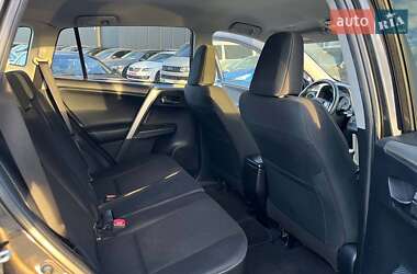 Внедорожник / Кроссовер Toyota RAV4 2014 в 
