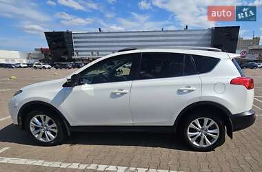 Внедорожник / Кроссовер Toyota RAV4 2013 в 