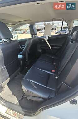 Внедорожник / Кроссовер Toyota RAV4 2013 в 