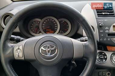 Позашляховик / Кросовер Toyota RAV4 2008 в 