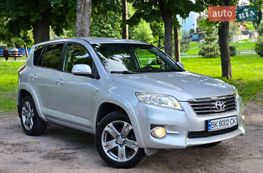 Позашляховик / Кросовер Toyota RAV4 2010 в 