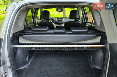 Позашляховик / Кросовер Toyota RAV4 2010 в 