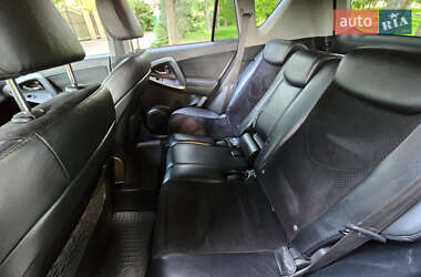 Позашляховик / Кросовер Toyota RAV4 2010 в 