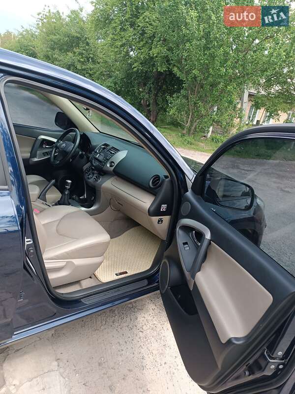 Позашляховик / Кросовер Toyota RAV4 2006 в Броварах