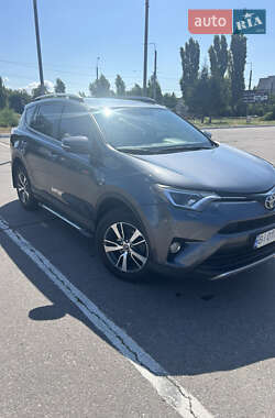 Внедорожник / Кроссовер Toyota RAV4 2017 в Кременчуге
