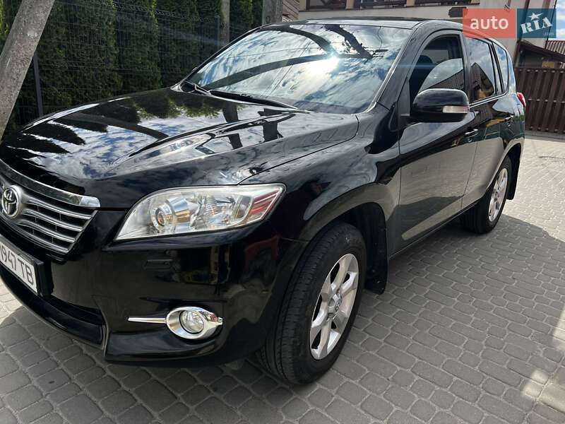 Внедорожник / Кроссовер Toyota RAV4 2010 в 