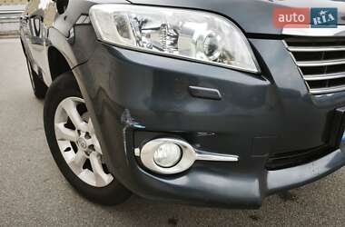 Позашляховик / Кросовер Toyota RAV4 2010 в 