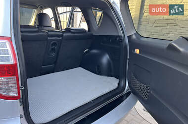 Внедорожник / Кроссовер Toyota RAV4 2013 в 