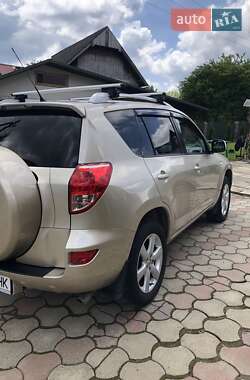 Внедорожник / Кроссовер Toyota RAV4 2008 в 