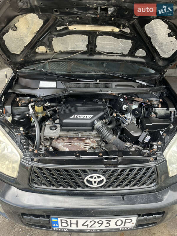 Внедорожник / Кроссовер Toyota RAV4 2003 в Виннице