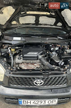 Внедорожник / Кроссовер Toyota RAV4 2003 в 