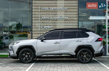 Внедорожник / Кроссовер Toyota RAV4 2020 в 