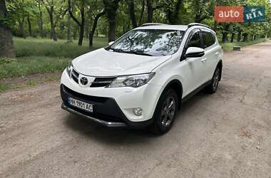 Позашляховик / Кросовер Toyota RAV4 2015 в 