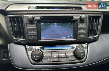 Позашляховик / Кросовер Toyota RAV4 2015 в 
