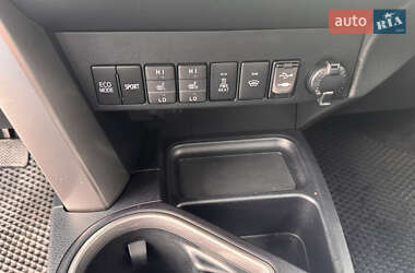 Позашляховик / Кросовер Toyota RAV4 2016 в 