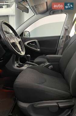 Позашляховик / Кросовер Toyota RAV4 2008 в 