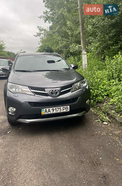 Позашляховик / Кросовер Toyota RAV4 2013 в 