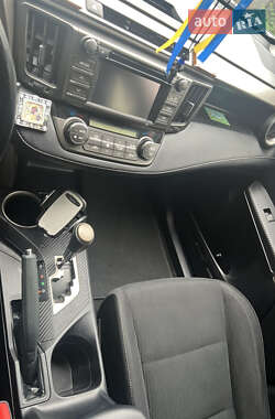 Позашляховик / Кросовер Toyota RAV4 2013 в 