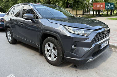 Внедорожник / Кроссовер Toyota RAV4 2020 в 
