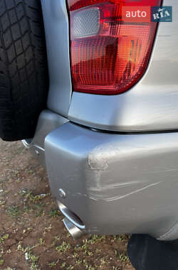 Внедорожник / Кроссовер Toyota RAV4 2003 в 