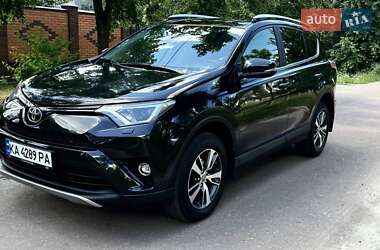Позашляховик / Кросовер Toyota RAV4 2017 в Києві