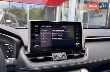 Внедорожник / Кроссовер Toyota RAV4 2019 в 