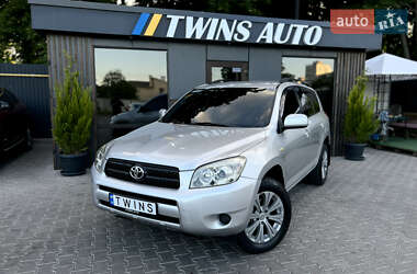 Внедорожник / Кроссовер Toyota RAV4 2006 в 