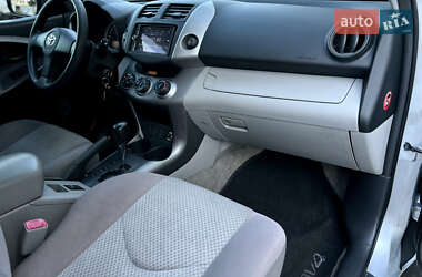 Внедорожник / Кроссовер Toyota RAV4 2006 в 
