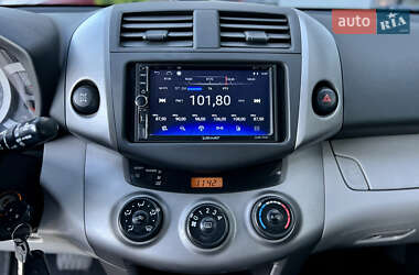 Внедорожник / Кроссовер Toyota RAV4 2006 в 