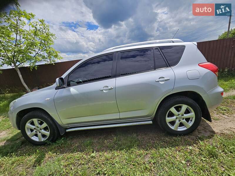 Позашляховик / Кросовер Toyota RAV4 2008 в Первомайську