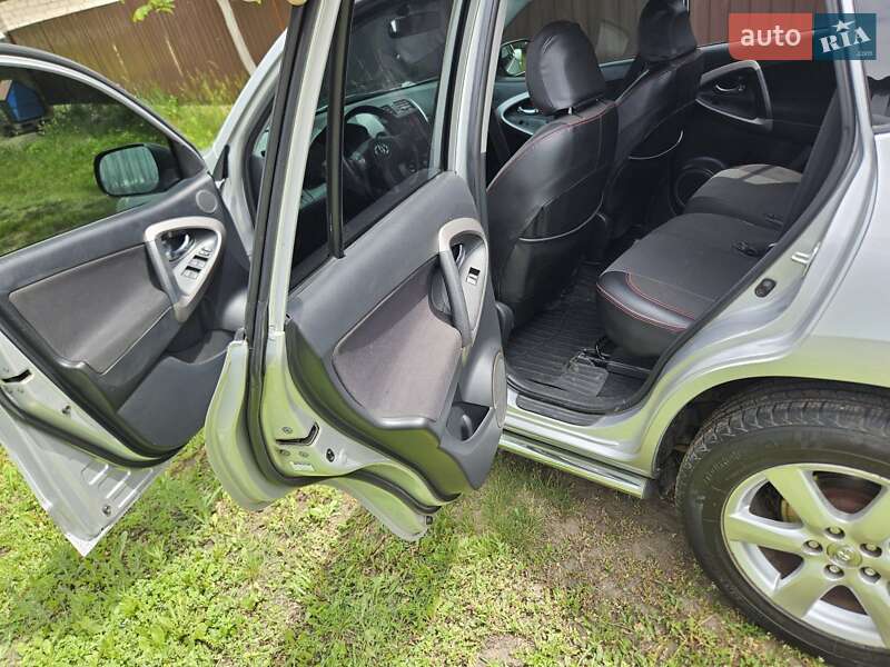 Позашляховик / Кросовер Toyota RAV4 2008 в Первомайську