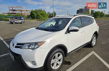 Внедорожник / Кроссовер Toyota RAV4 2013 в 