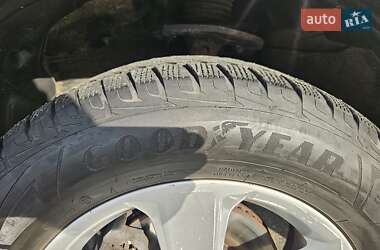 Внедорожник / Кроссовер Toyota RAV4 2013 в 