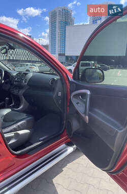 Внедорожник / Кроссовер Toyota RAV4 2008 в 