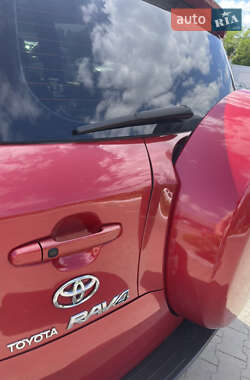 Внедорожник / Кроссовер Toyota RAV4 2008 в 