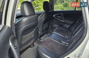 Внедорожник / Кроссовер Toyota RAV4 2010 в 
