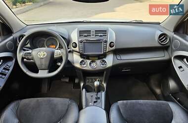 Внедорожник / Кроссовер Toyota RAV4 2010 в 